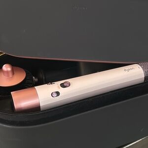 Dyson airwrap